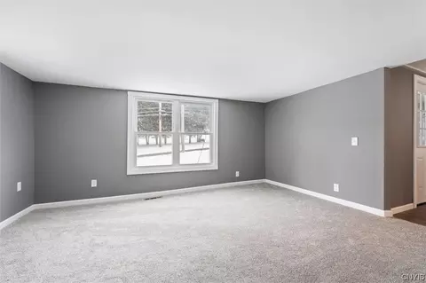 120 Maple Dr, Camillus, NY 13031 photo 12