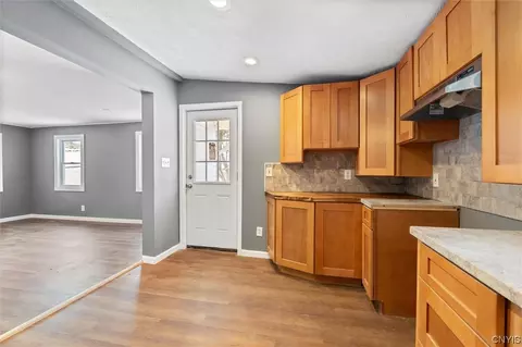 120 Maple Dr, Camillus, NY 13031 photo 7