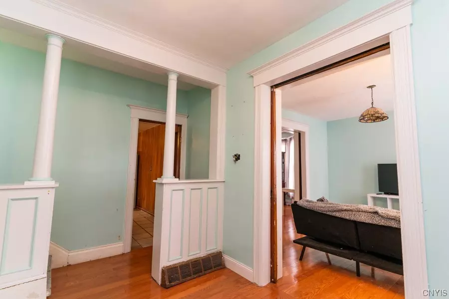 39 Waverly Pl, Utica, NY 13502 21 Photos Movoto