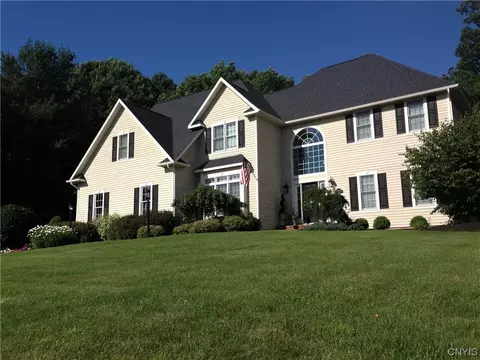 4511 Red Spruce Ln, Manlius, NY 13104