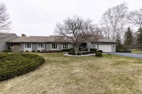 115 Spyglass Ln, Fayetteville, NY 13066