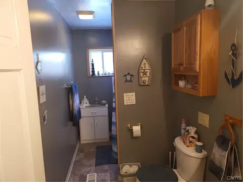 Bath - 507 Berkey Dr, Sullivan, NY 13037 photo 1 of 3