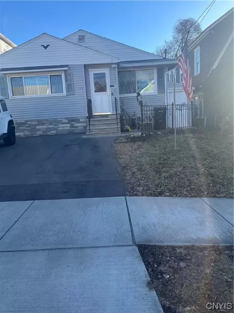 159 Cresline Dr, Syracuse, NY 13206