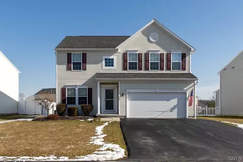 156 Beresford Ln, Minoa, NY 13116