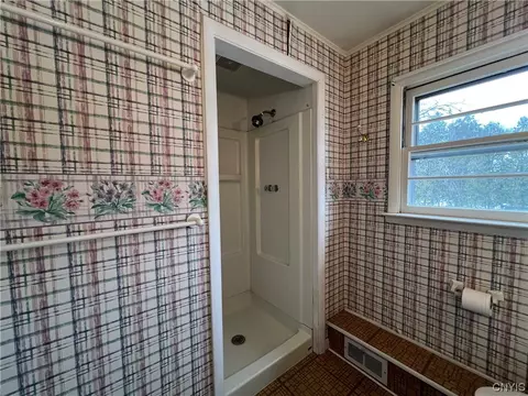 Bath - 4124 Sholtz Rd, Oneida, NY 13421 photo 4 of 8