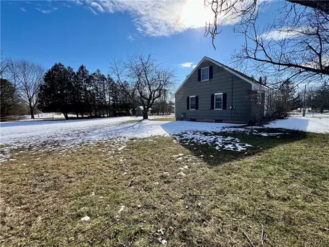 Exterior - 4124 Sholtz Rd, Oneida, NY 13421 photo 4 of 10