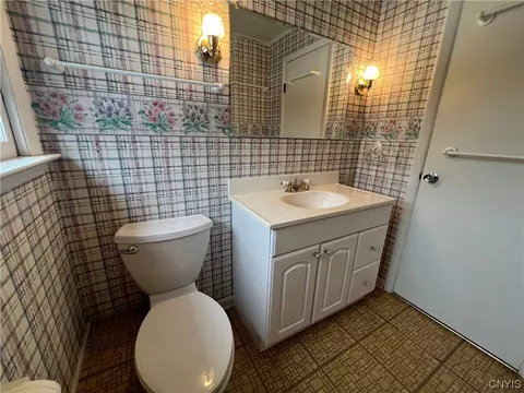 Bath - 4124 Sholtz Rd, Oneida, NY 13421 photo 6 of 8