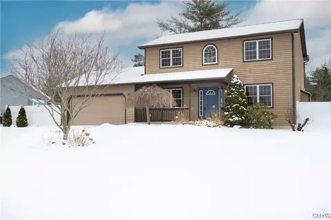 3648 Whispering Woods, Baldwinsville, NY 13027