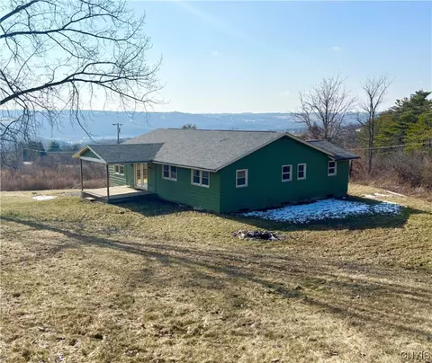 3770 Makyes Rd, Onondaga, NY 13215