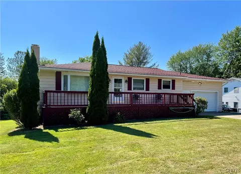 38 Simpson Dr, Scriba, NY 13126