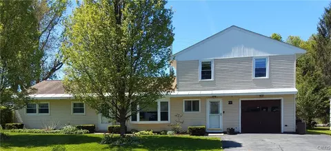 21 Tamarack Dr, New Hartford, NY 13413