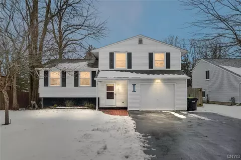 103 Tallowood Ct, Syracuse, NY 13212
