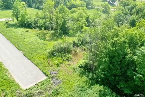 6652 Buckland Dr, Marcy, NY 13403
