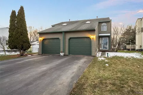 425 Gaynor Ave, Salina, NY 13206