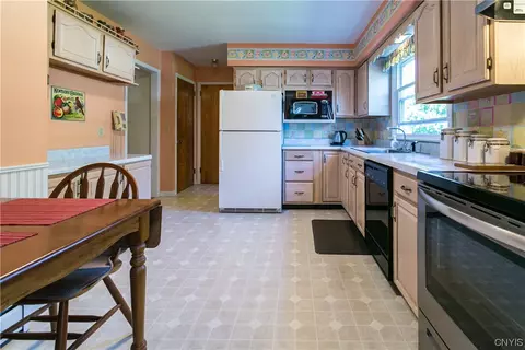 475 Sylvan St, Oneida, NY 13421 photo 14