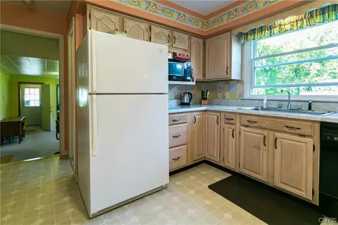 475 Sylvan St, Oneida, NY 13421 photo 12
