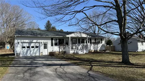 70 E 7th St, Vernon, NY 13421