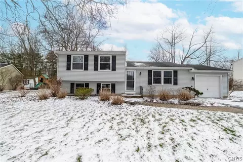 3970 Thrush Ln, Clay, NY 13090