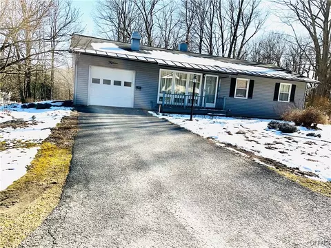 15 Sequoia Ave, Whitestown, NY 13492