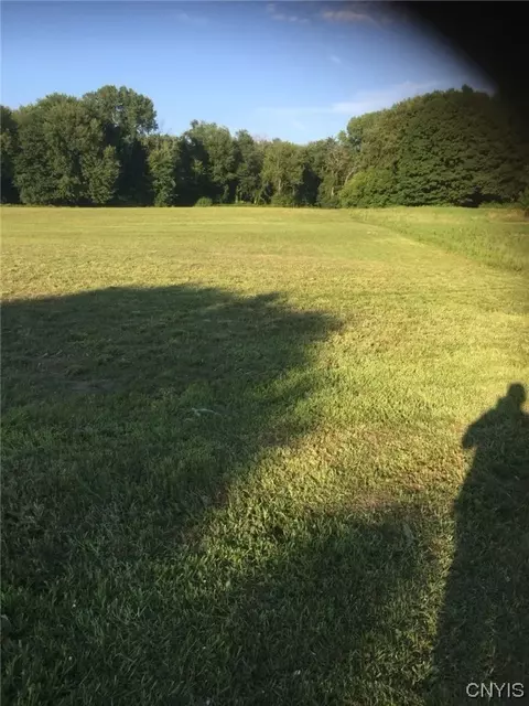 7098 N Division St Road Rd, Throop, NY 13021