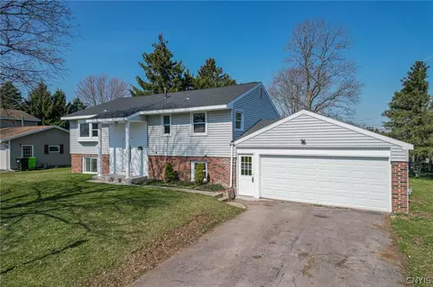 12 Lanyard Ln, Van Buren, NY 13027