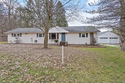 6043 Fikes Rd, Memphis, NY 13112