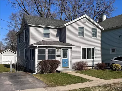 9 Camp St, Auburn, NY 13021