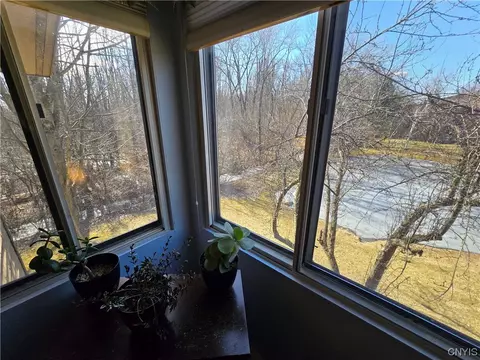 71 Watertree Dr, East Syracuse, NY 13057 photo 7