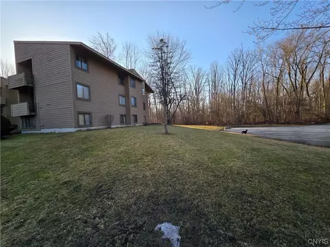 71 Watertree Dr, East Syracuse, NY 13057 photo 24