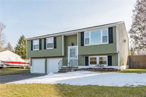 9457 Madison Ave, Brewerton, NY 13029
