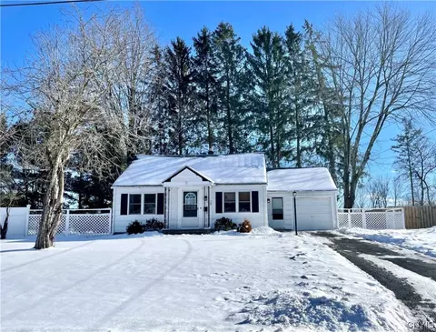 29 Sherrill Ln, New Hartford, NY 13413