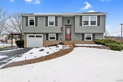 9470 Lebeau Ln, Brewerton, NY 13029
