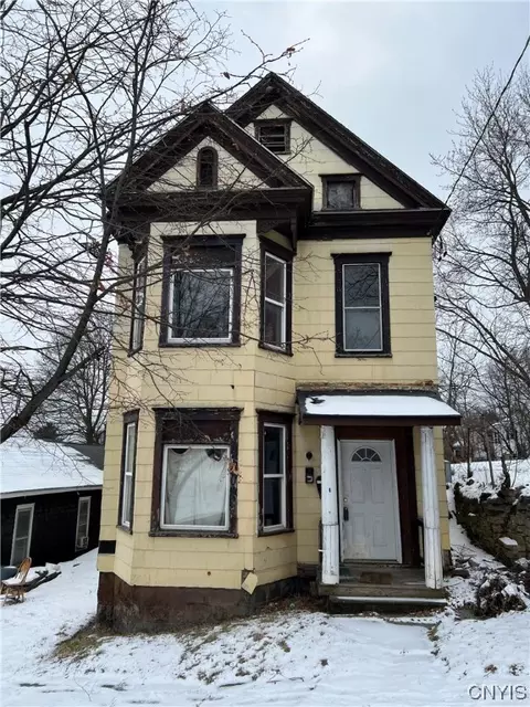 207 Douglas St, Syracuse, NY 13203