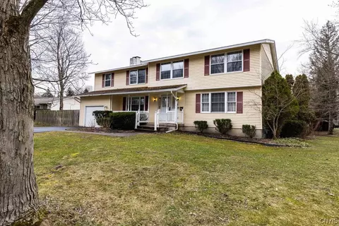 205 Helfer Ln, Minoa, NY 13116