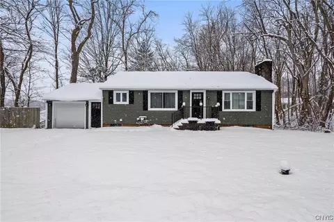 3 Artillery Ln, Lysander, NY 13027
