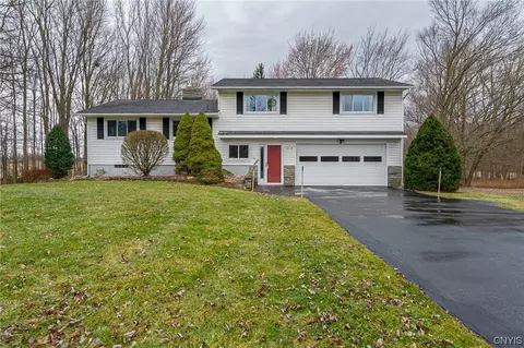 7819 River Rd, Lysander, NY 13027