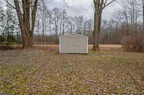Exterior - 7819 River Rd, Lysander, NY 13027 photo 4 of 7