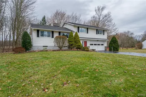 Exterior - 7819 River Rd, Lysander, NY 13027 photo 2 of 7