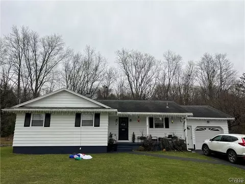 124 Sterling Dr, Utica, NY 13502
