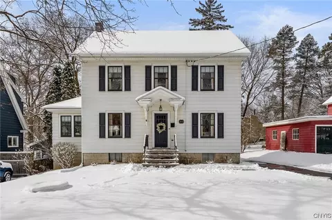 212 Cornwall Dr, Syracuse, NY 13214