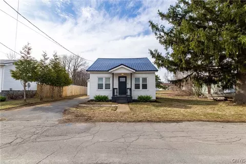 176 Duffy St, Watertown, NY 13601