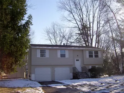 4120 Mesa Ln, Clay, NY 13090