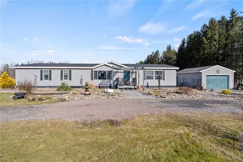 2169 Kellogg Rd, Lysander, NY 13027