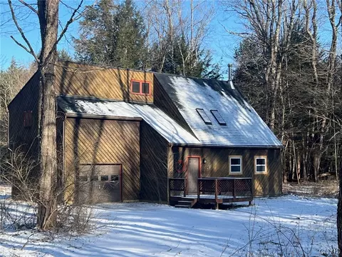 10787 Hinman Rd, Trenton, NY 13304