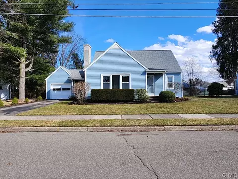 15 Yong St, Cortland, NY 13045