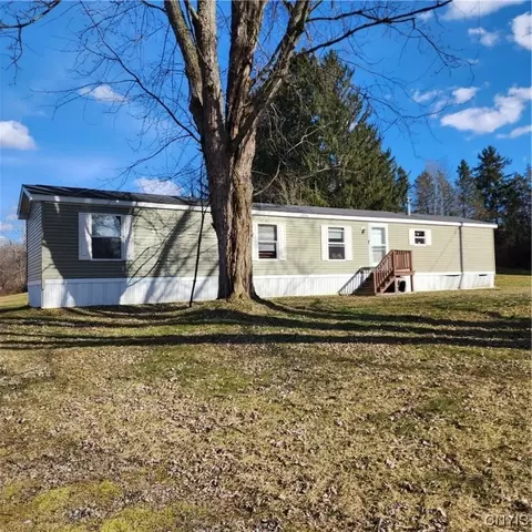 3082 Gracie Rd, Cortlandville, NY 13045