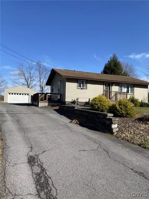 5106 Munro Rd, Camillus, NY 13031