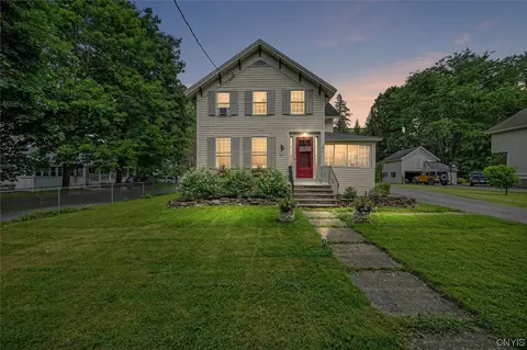 10 Elm St, Kirkland, NY 13323