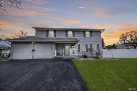 527 Cedarbrook Cres, Utica, NY 13502