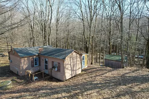 33 Apache Springs Rd, Boylston, NY 13083